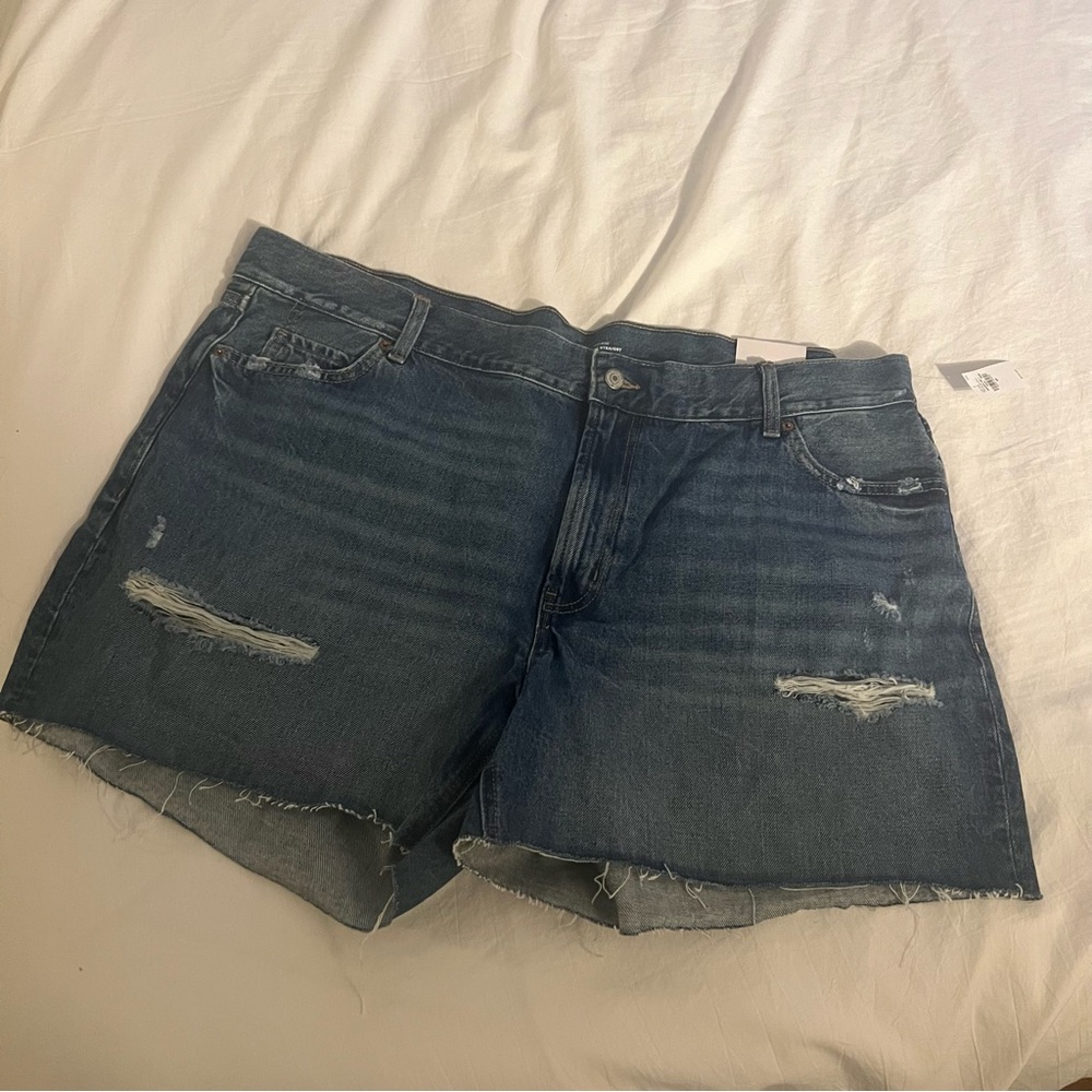 Old Navy Distressed Blue Jean Shorts Size 22 NWT